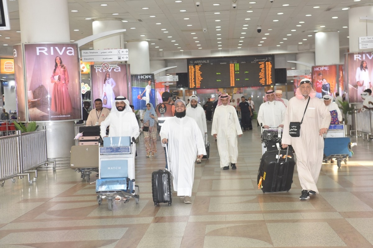 First Group of Kuwaiti Pilgrims Returns After Smooth, Well-Organized Hajj