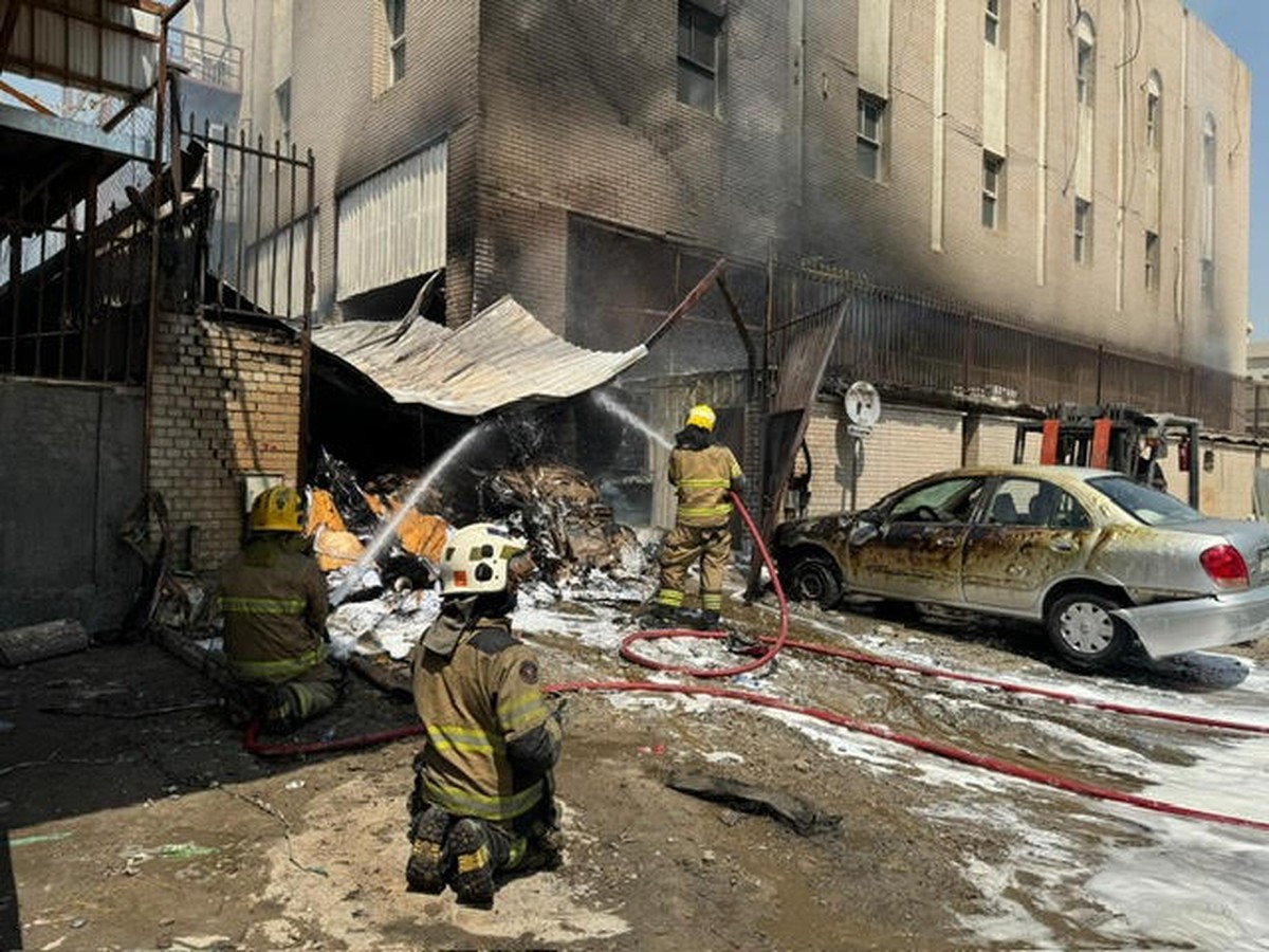 Fire Contained at Shuwaikh Al Qabas Newspaper Warehouse