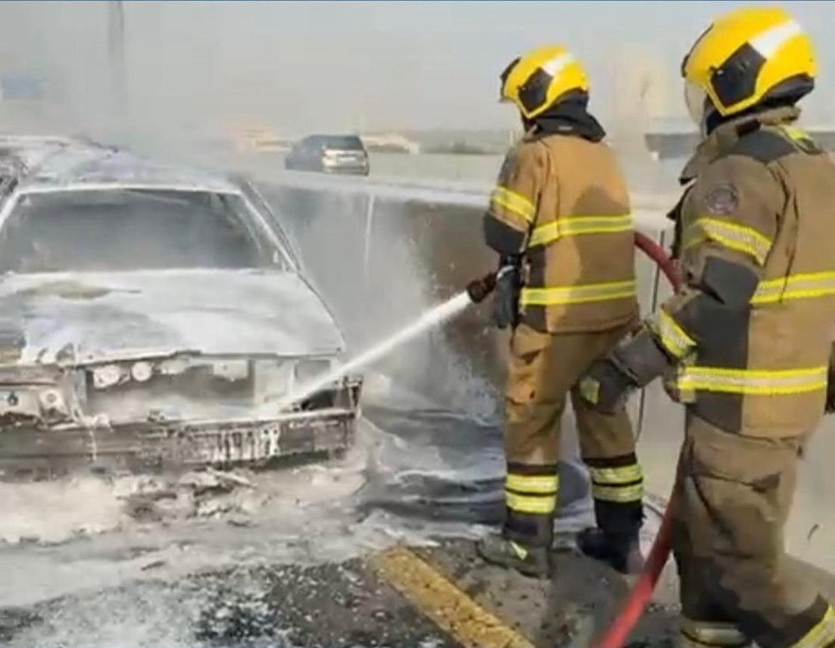 Three injured in vehicle collision and fire on Jahra Road | arabtimes