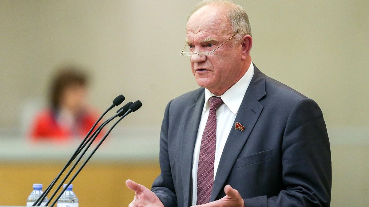 Zyuganov re-elected head of Russian communist party