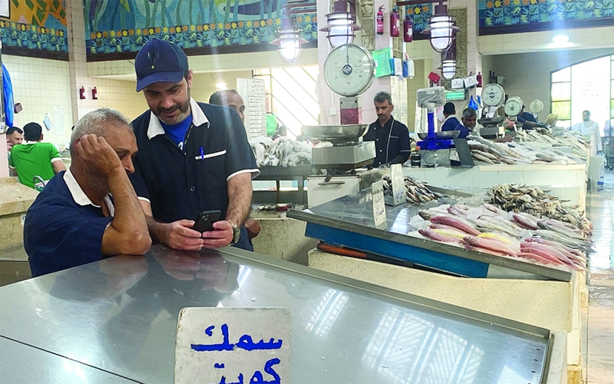 Work Permits and Weather Disrupt Mullet Fishing in Kuwait