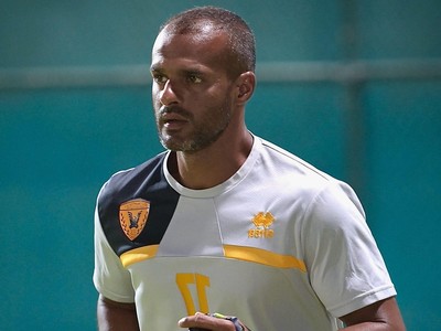 Bader Al-Mutawa returns to Al-Qadsiya training