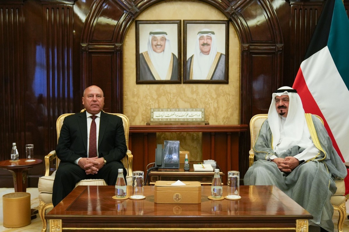 Kuwait Crown Prince Welcomes Egyptian Deputy PM and Delegation
