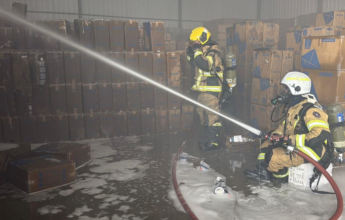 Six Fire Teams Battle Kabd Warehouse Inferno | arabtimes