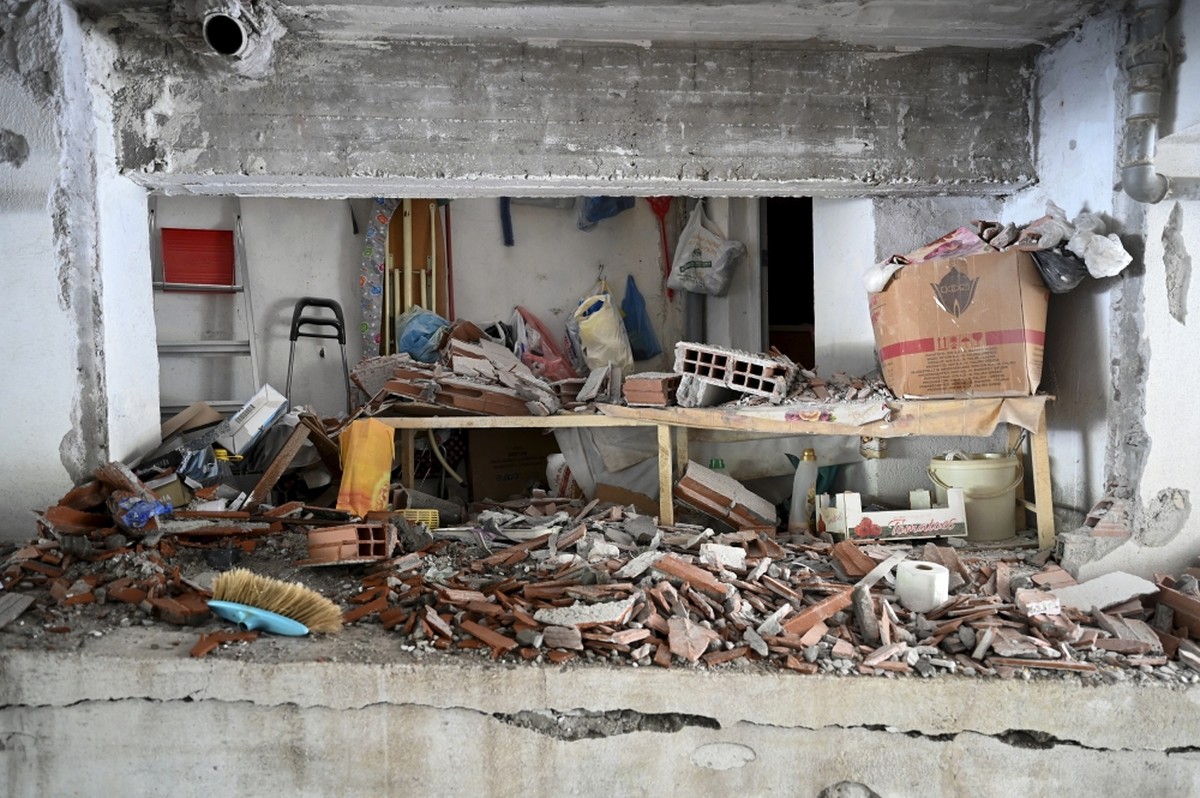 Prison Explose Strong bomb explosion targets Greek prison guard's home | arabtimes