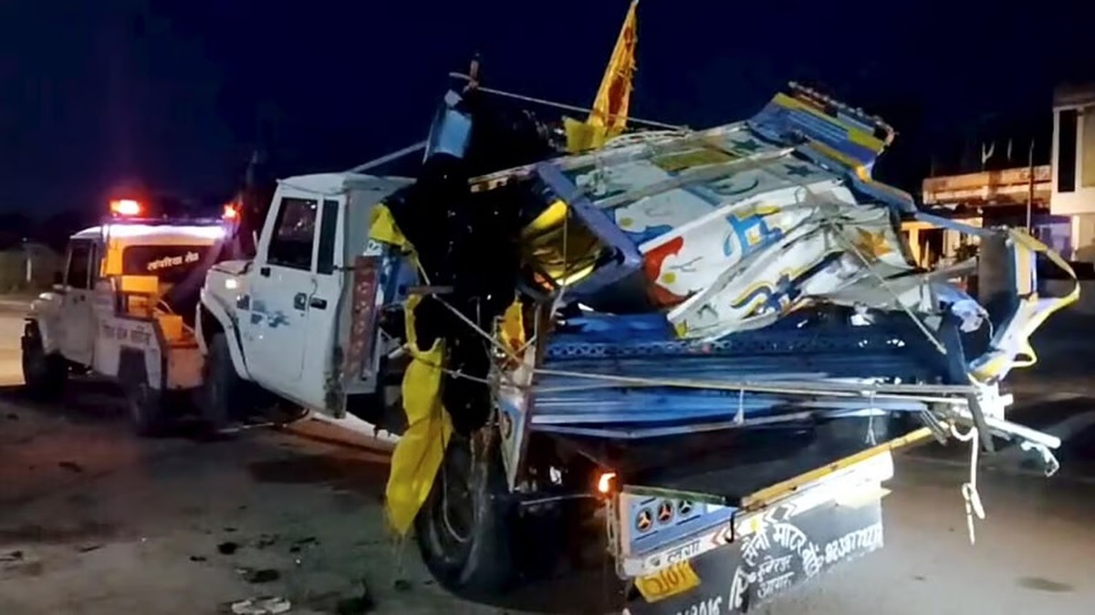 11 dead in west India road accident