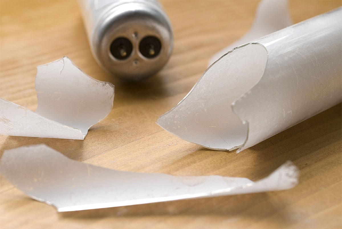 Mercury, Myths, And Madness: Tubelight Abuse Emerges In Kuwait