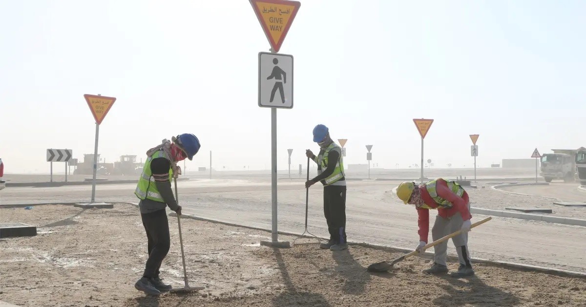 Workers at risk from extreme heat as temperatures soar, WHO warns