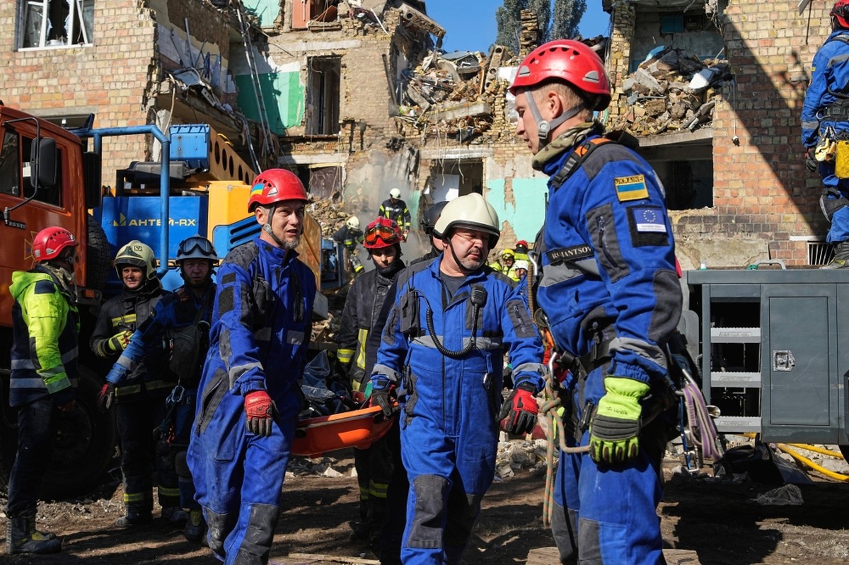 Mass Russian drone and missile attack kills 14 and injures 48 in ...