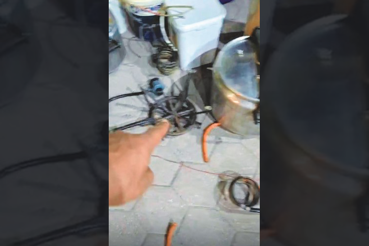 Three Expats Held For Running Liquor Factory in Mangaf