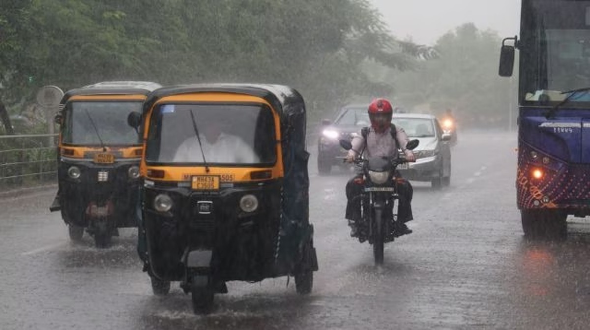 Red alert issued for extremely heavy rains in India's Mumbai | arabtimes