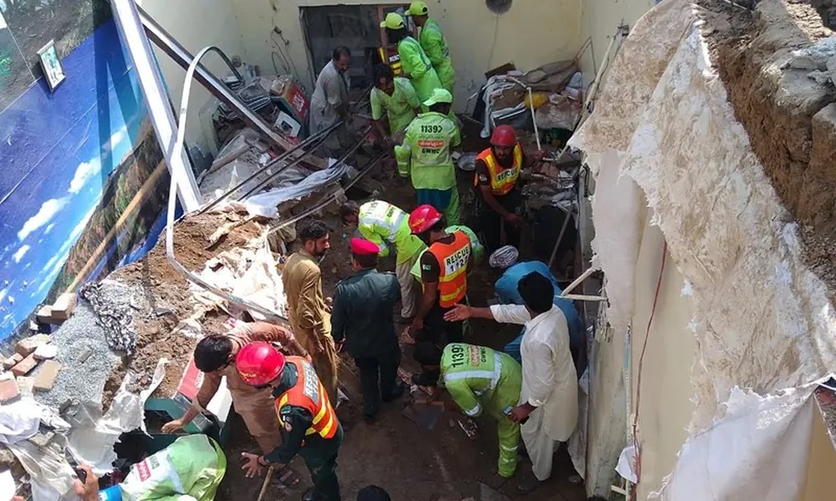 7 killed in roof collapse in Pakistan's Punjab