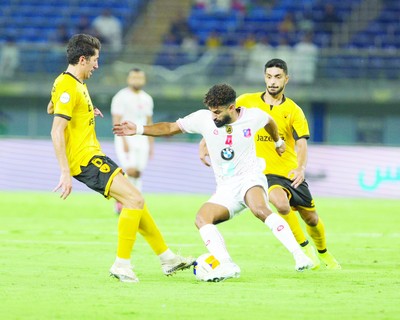 KFA vows action as brawl mars Kuwait Club win over Al-Qadsia | arabtimes