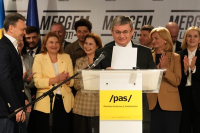 Moldova’s pro-EU party wins clear parliamentary majorityttt
