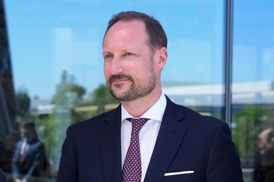 Norwegian Crown Prince Haakon marks 200 years of organized emigration to US