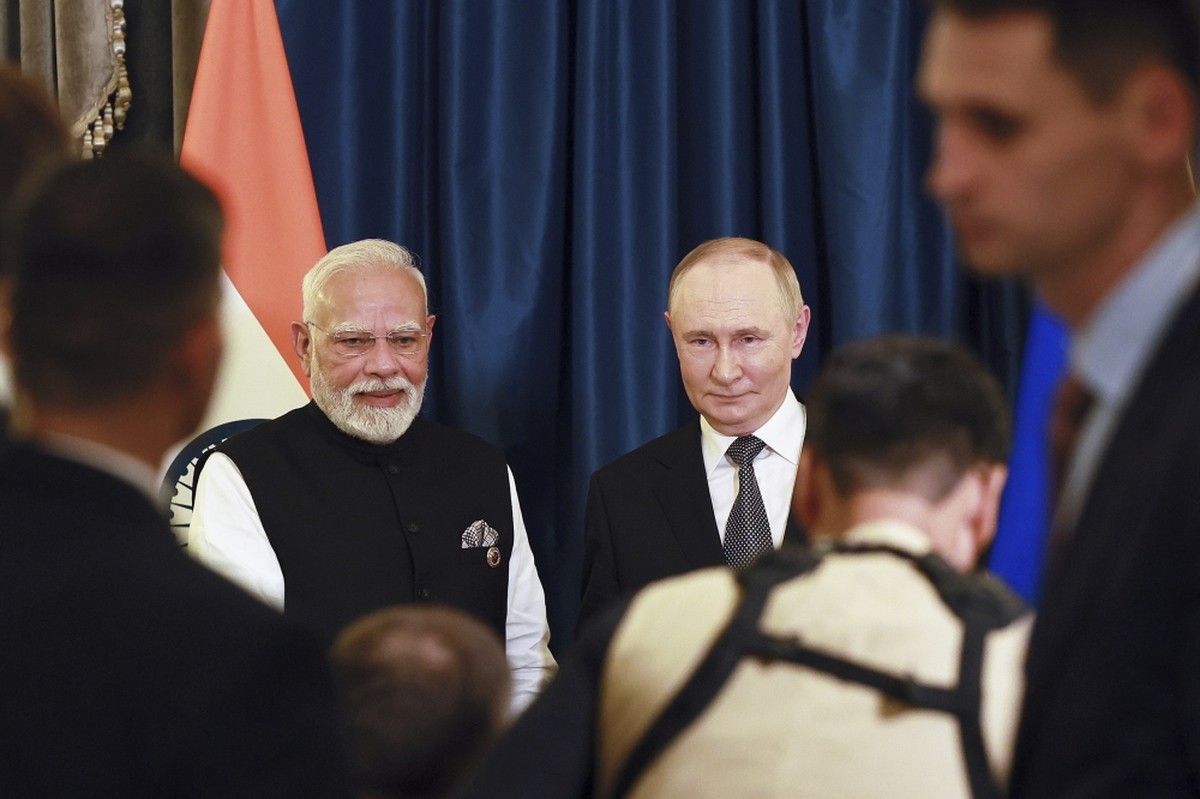Modi and Putin discuss bilateral agenda, ways to enhance partnership