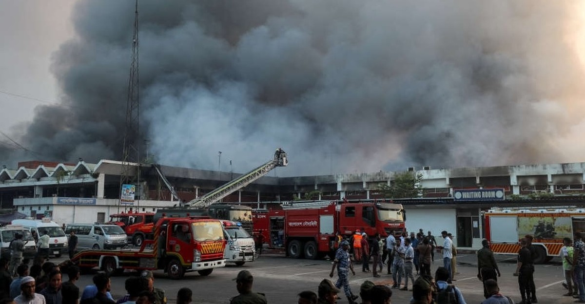 Flights resume after fire at Bangladesh's main airport