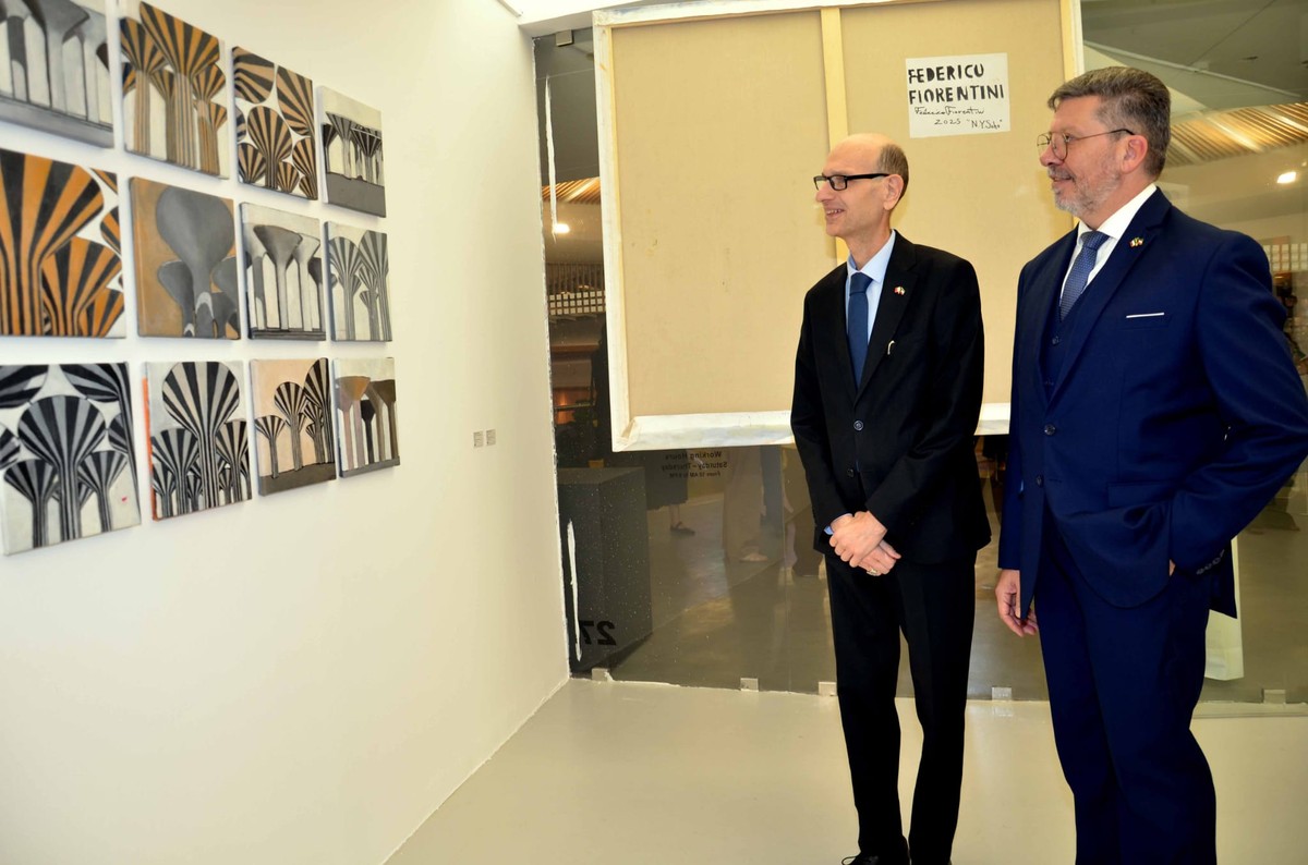 Italian Ambassador Inaugurates Federico Fiorentini&rsquo;s Art Exhibition in Kuwait