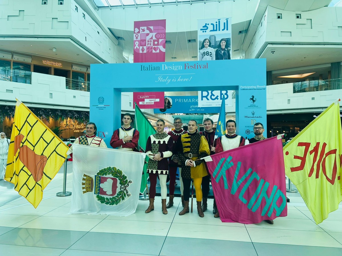Italian Magic Unfolds at Avenues Mall with Dazzling Flag-Waving Show