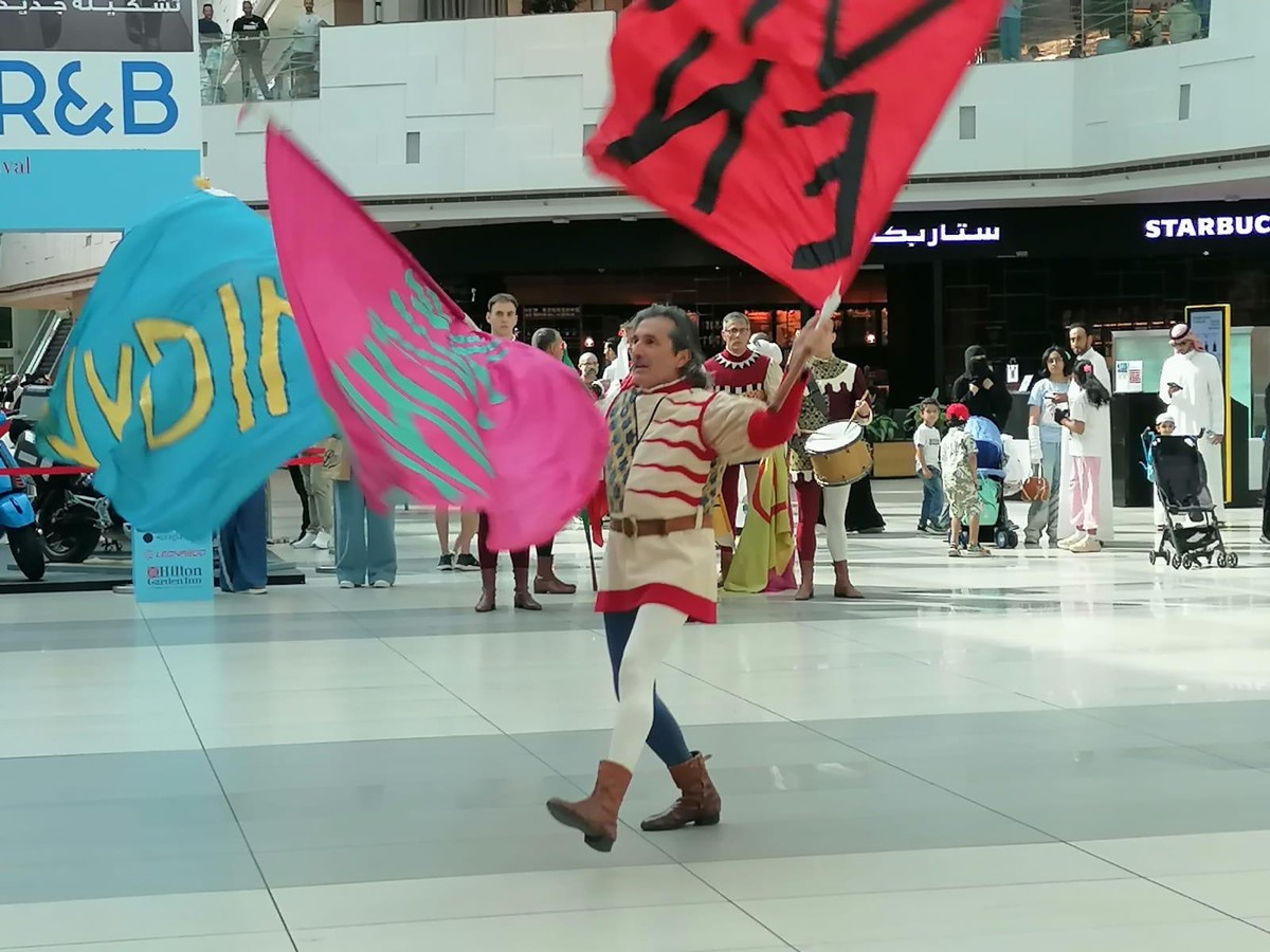 Italian Magic Unfolds at Avenues Mall with Dazzling Flag-Waving Show