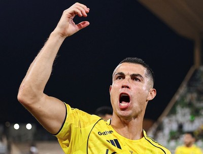 Ronaldo celebrates 950th career goal