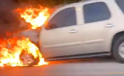 Driver Escapes Moments Before Car Erupts in Flames on Jahra Road