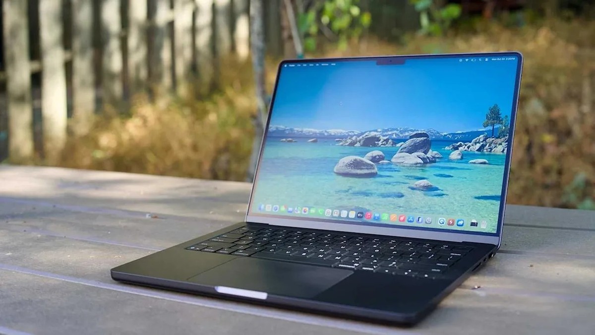 Apple eyes first low-cost Mac laptop for early 2026 launch