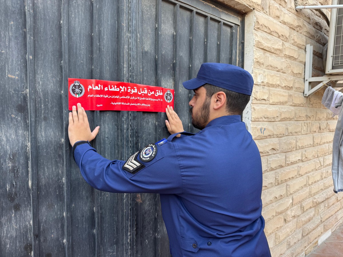 Kuwait Fire Force shuts down, warns 146 violating facilities in Jleeb Al-Shuyoukh
