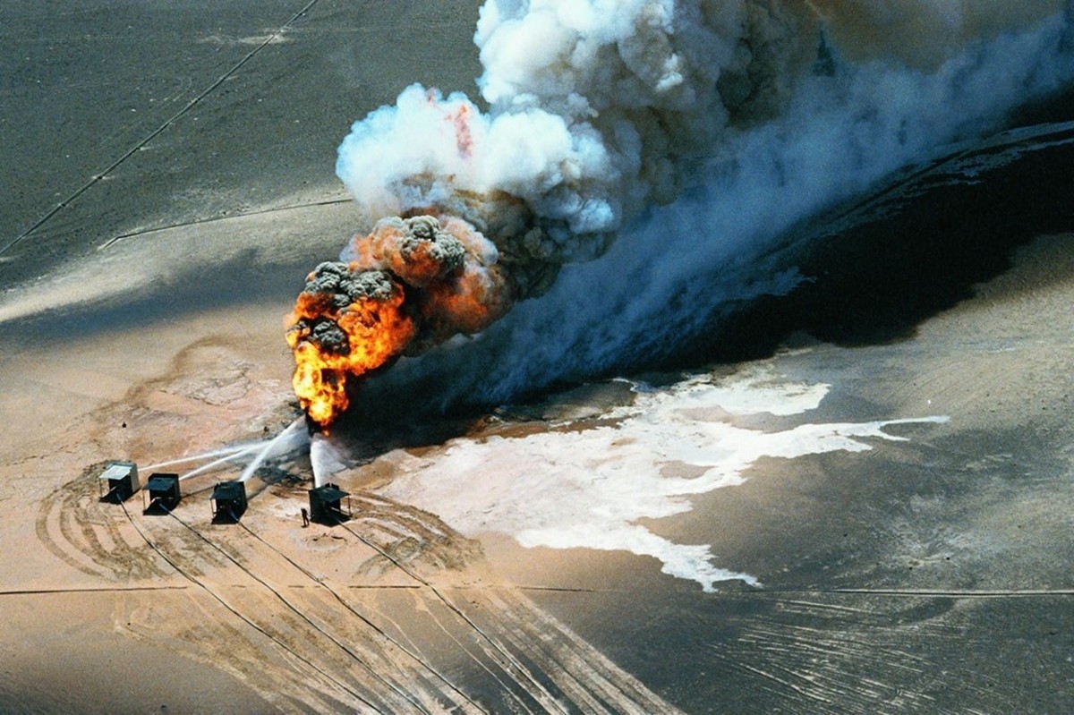 Kuwait marks 34th anniversary of extinguishing the last oil well set ablaze by Iraqi forces