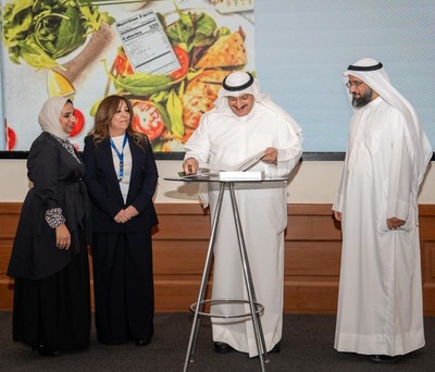 Health Minister launches nutrition and healthy recipes guide for hospitals