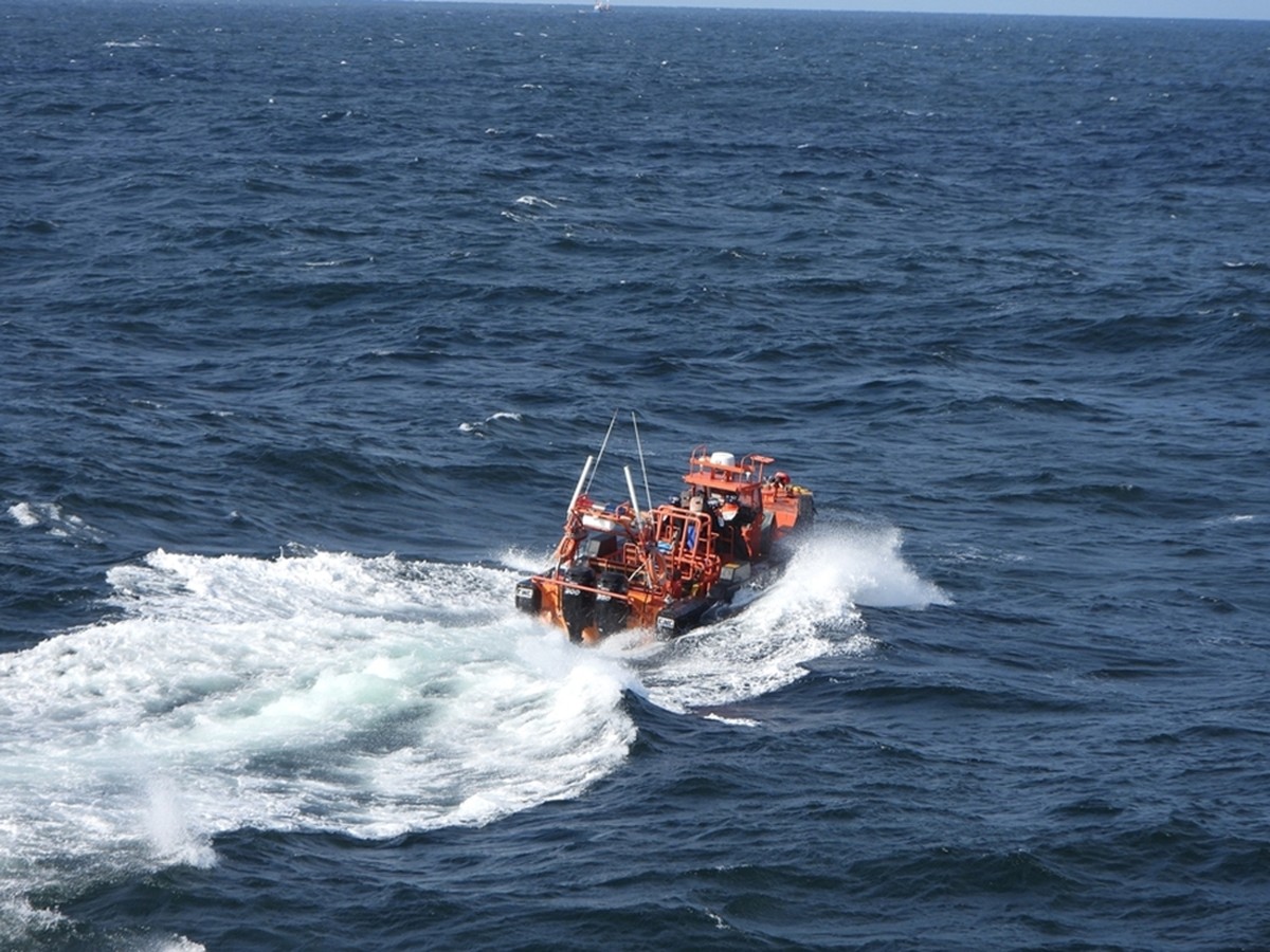 2 rescued, 9 missing after Chinese fishing boat capsizes off southwestern S. Korea