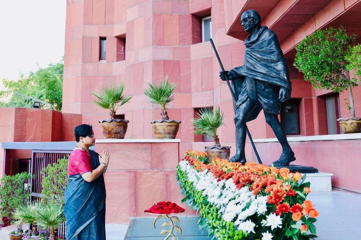 New Indian Ambassador Launches Kuwait Assignment with Diplomatic and Symbolic Acts