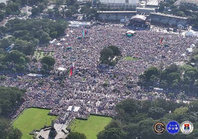 Tens of thousands rally in Manila over corruption scandal that implicates top officials