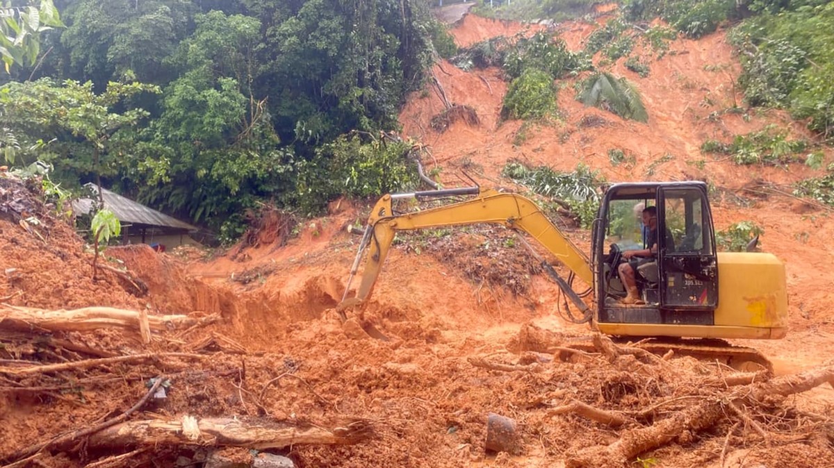 Indonesia intensifies search for victims after floods and landslides kill 49 people