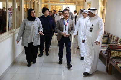 Philippines DMW Secretary praises Kuwait's labor shelter