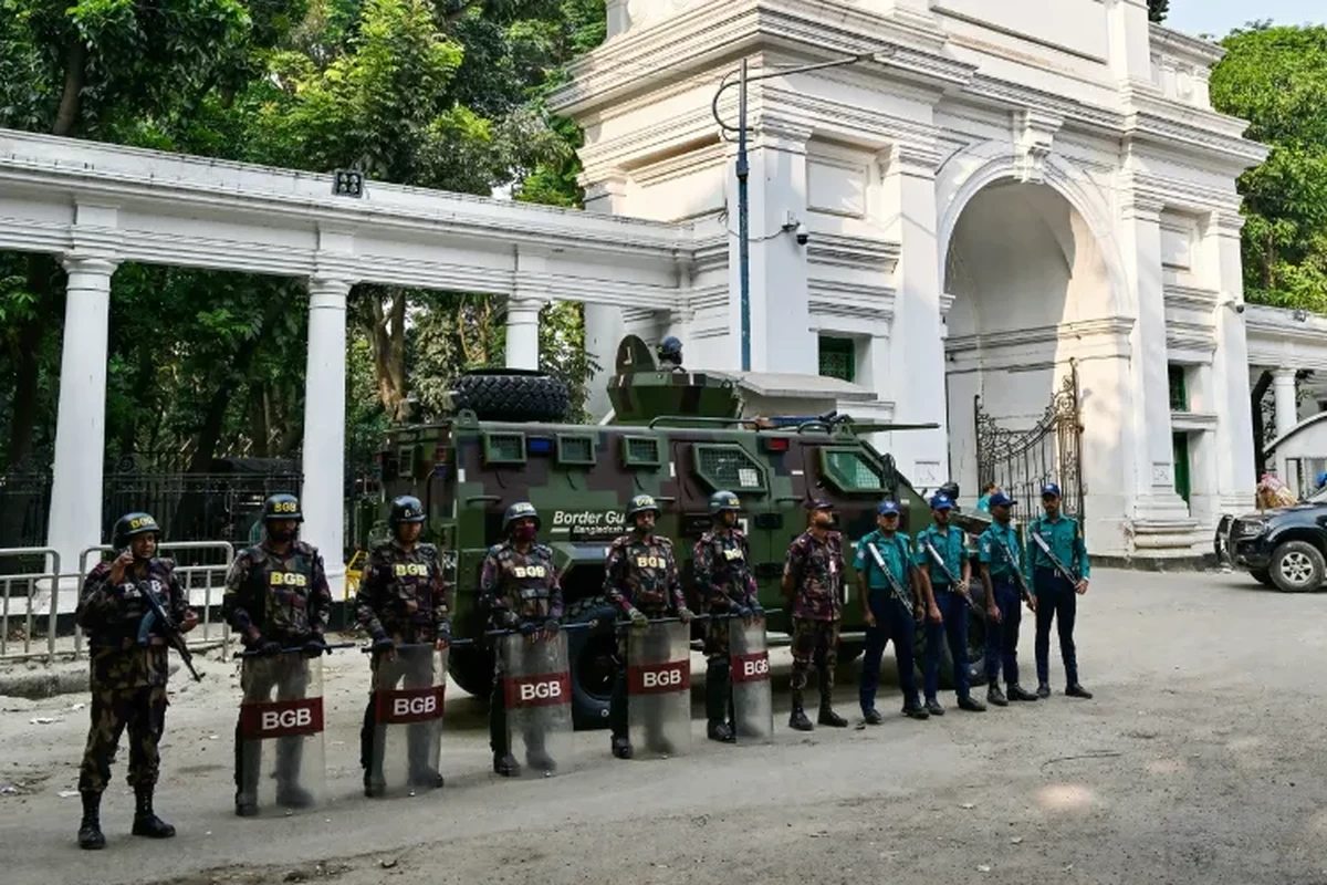 Bangladesh Tightens Security After Wave of Shootings Ahead of Elections