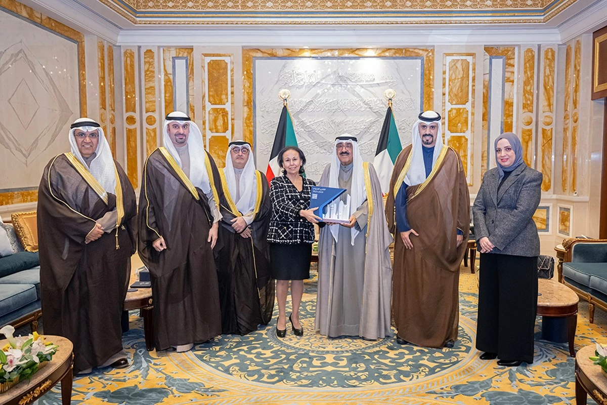 Amir, Crown Prince receive KDIPA&rsquo;s 10th annual report
