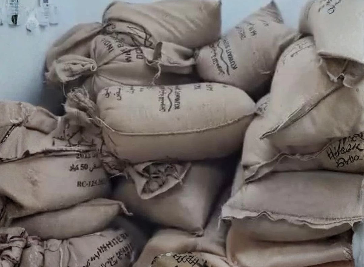 Customs Stop Large-Scale Ration Food Smuggling Attempt at Kuwait Border Crossing