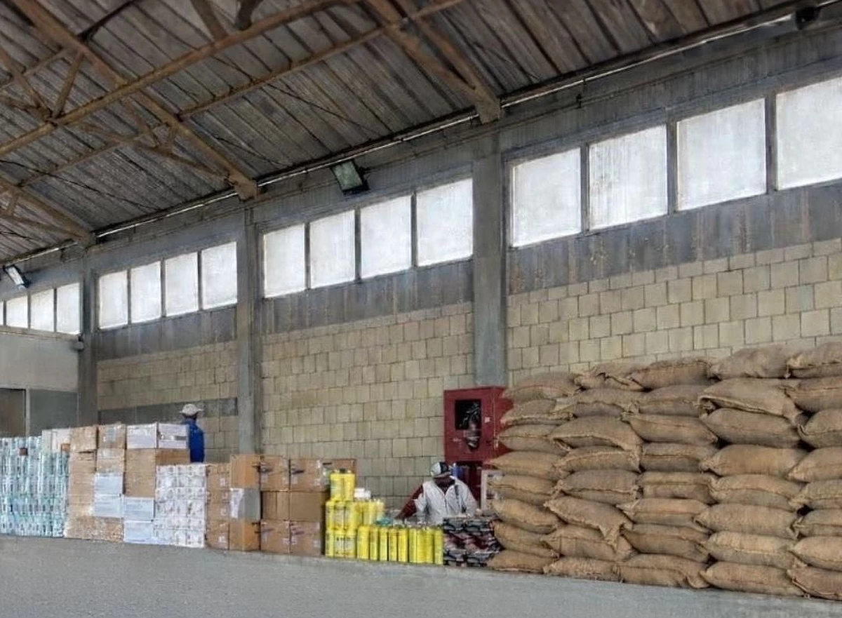 Customs Stop Large-Scale Ration Food Smuggling Attempt at Kuwait Border Crossing