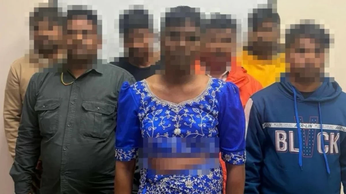 Indian Cross-Dresser Along With Friends Arrested for Violating Public Morals
