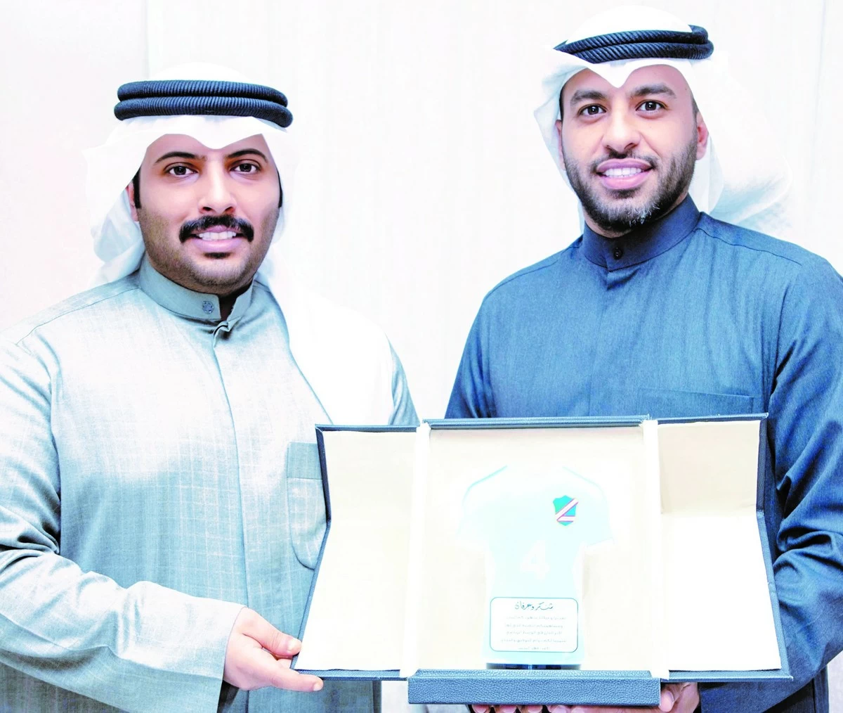 Al-Mojamad invites Al-Raddan to celebrate his retirement