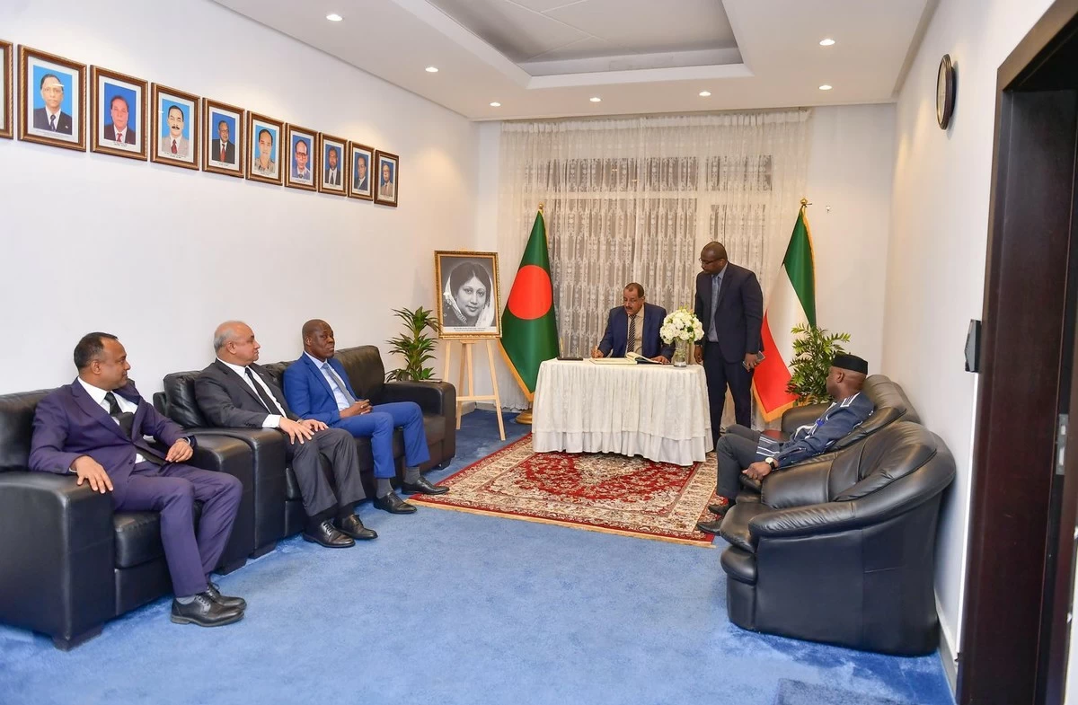 Bangladesh Embassy in Kuwait Holds Condolence Book Signing for Former PM Khaleda Zia