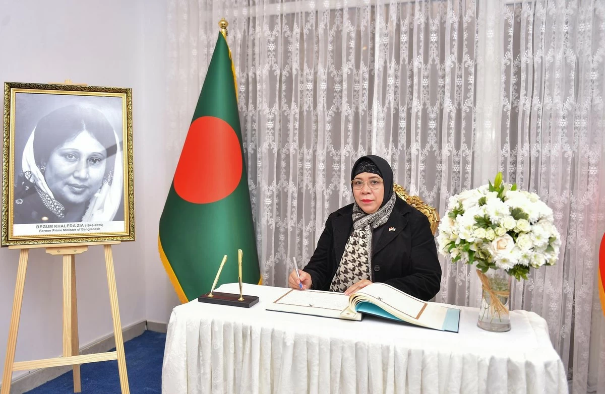 Bangladesh Embassy in Kuwait Holds Condolence Book Signing for Former PM Khaleda Zia