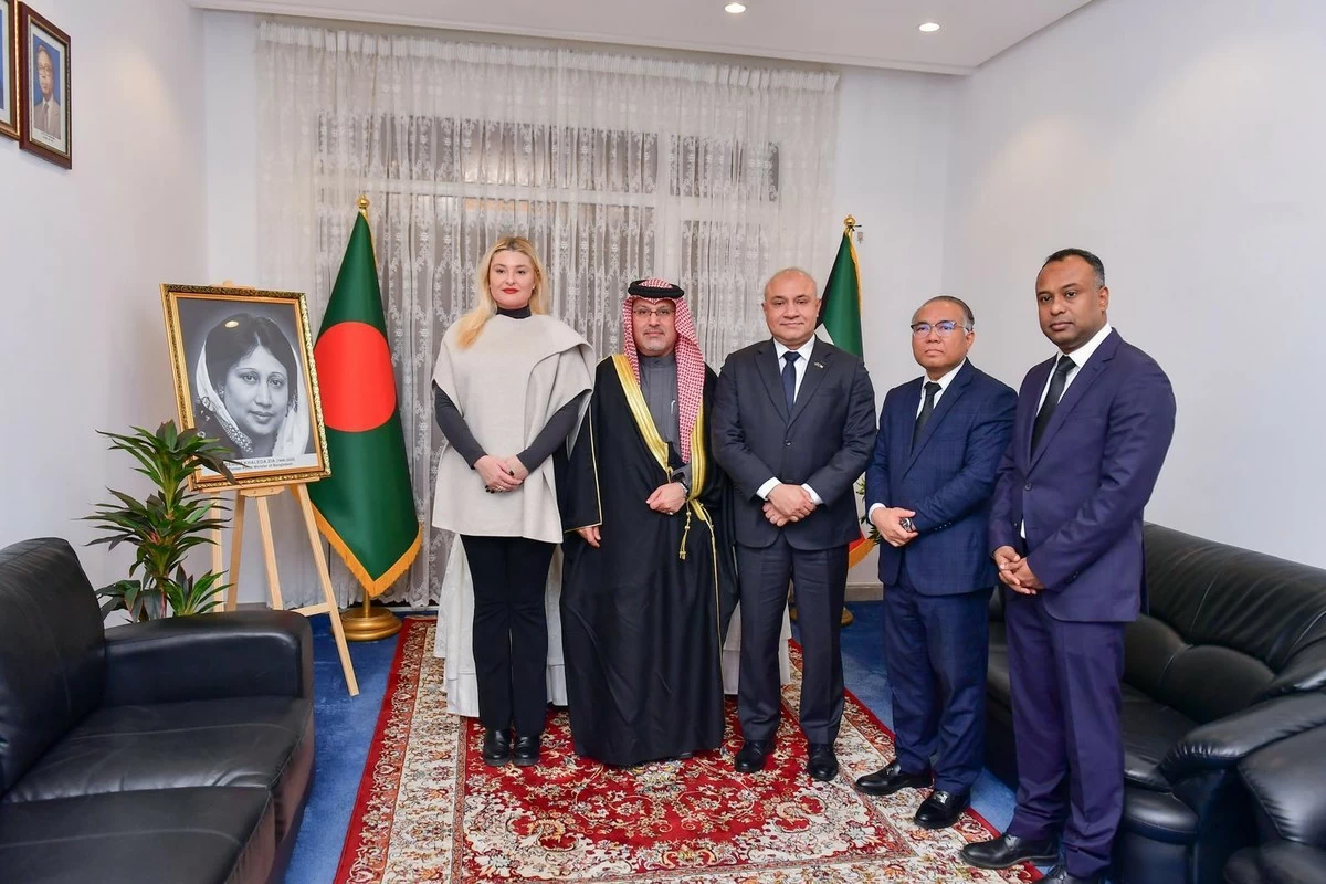 Bangladesh Embassy in Kuwait Holds Condolence Book Signing for Former PM Khaleda Zia