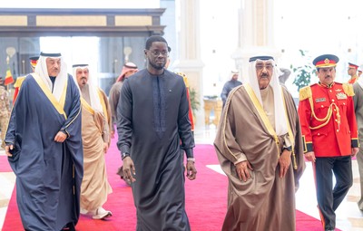 Amir receives Senegal President, accompanying delegation
