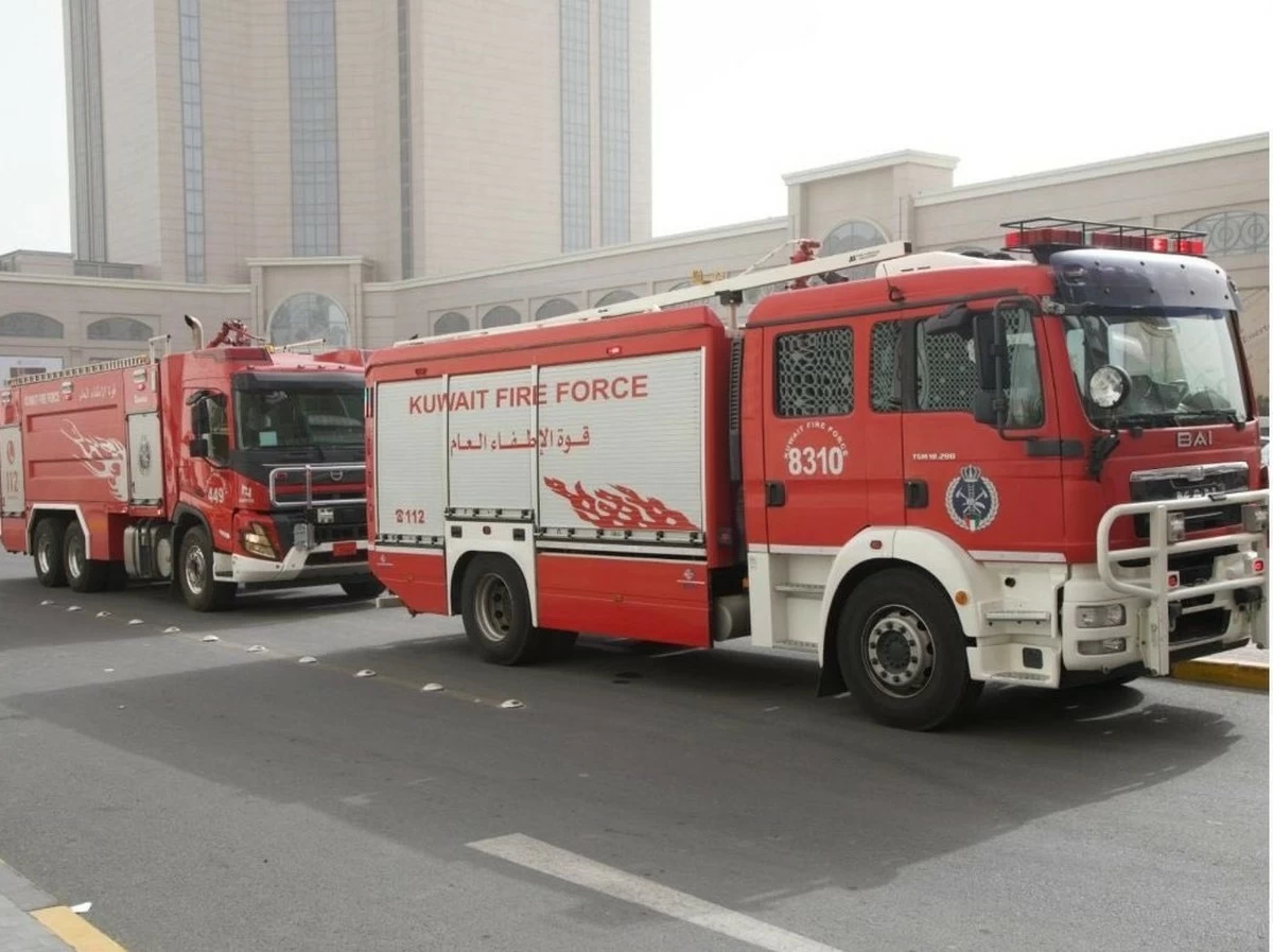 Firefighters quickly control fire at the Al-Aqila tailor shop