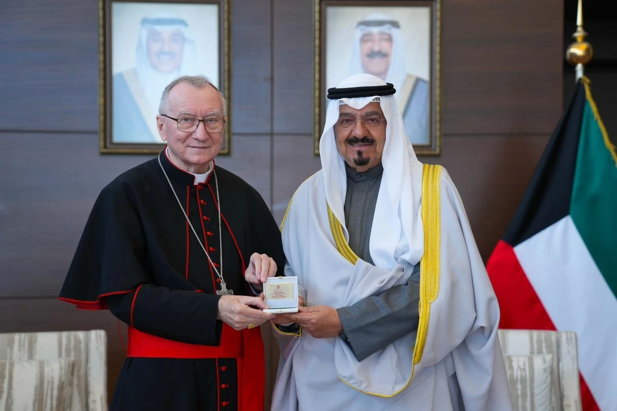Kuwait Prime Minister Meets Vatican Secretary of State Cardinal Pietro Parolin at Bayan Palace