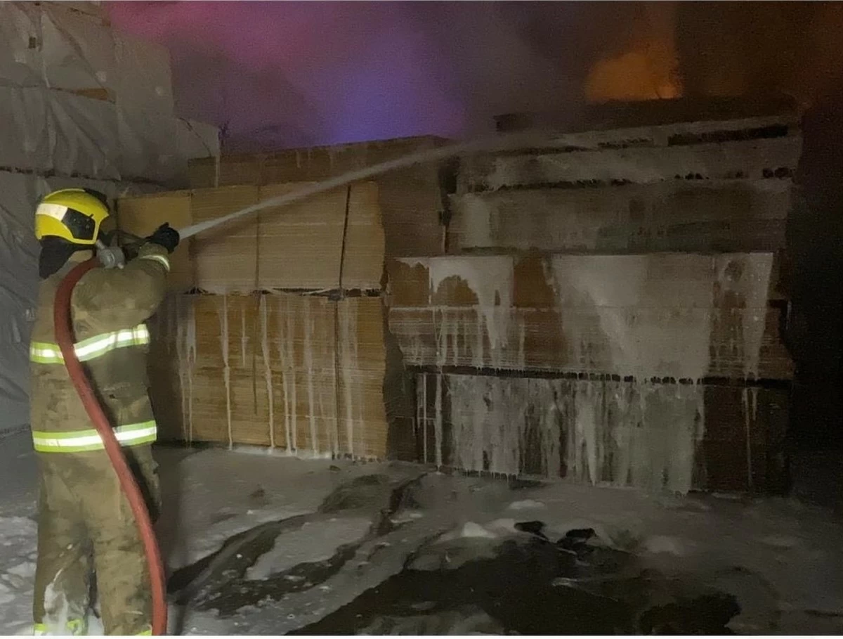 Kuwait Fire Force controls factory fire in Amghara