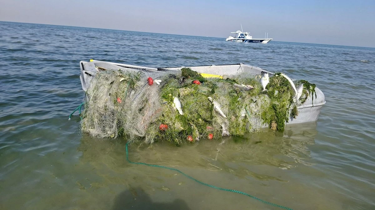 Kuwaiti diving team removes two tons of waste from Kuwait Bay