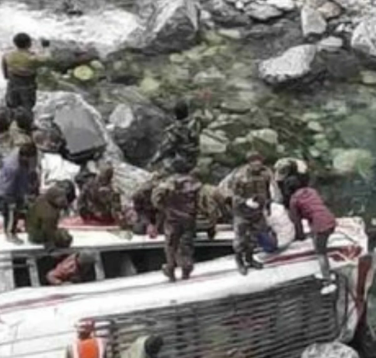 10 army troopers killed as vehicle falls into gorge in India-controlled Kashmir